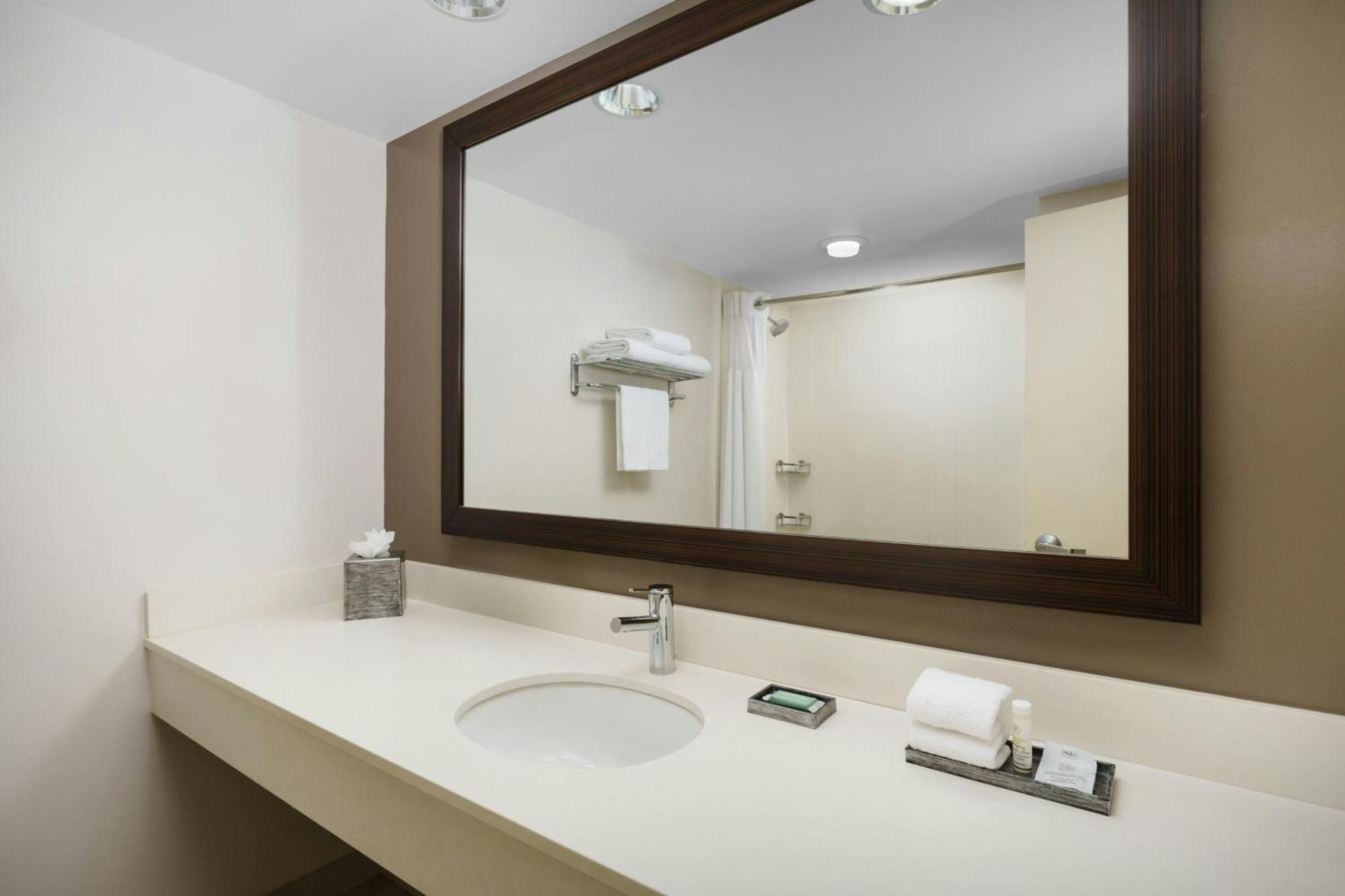 Courtyard By Marriott Fort Lauderdale North/Cypress Creek Экстерьер фото