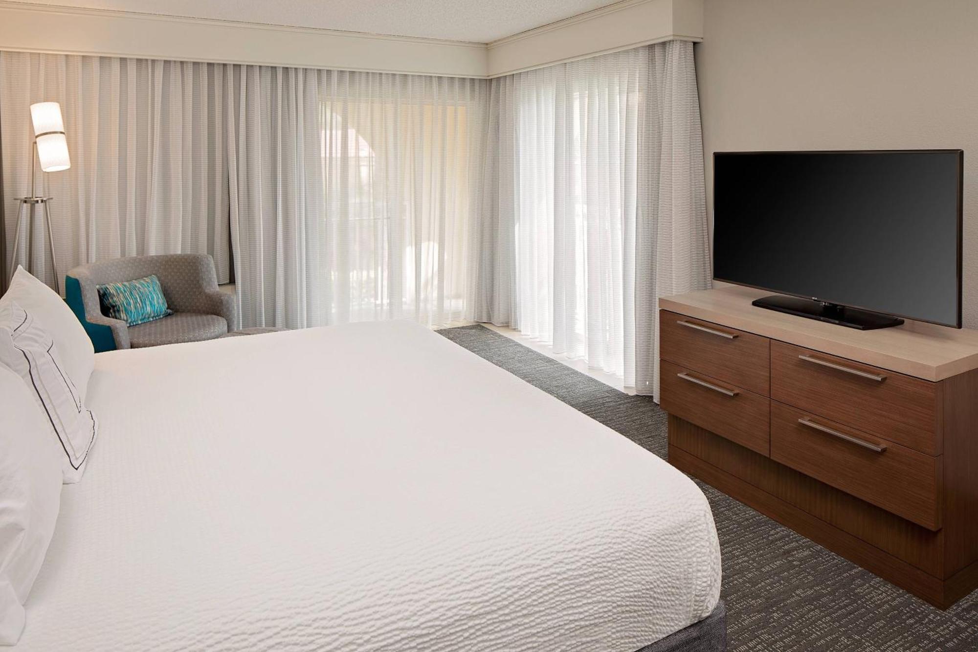 Courtyard By Marriott Fort Lauderdale North/Cypress Creek Экстерьер фото