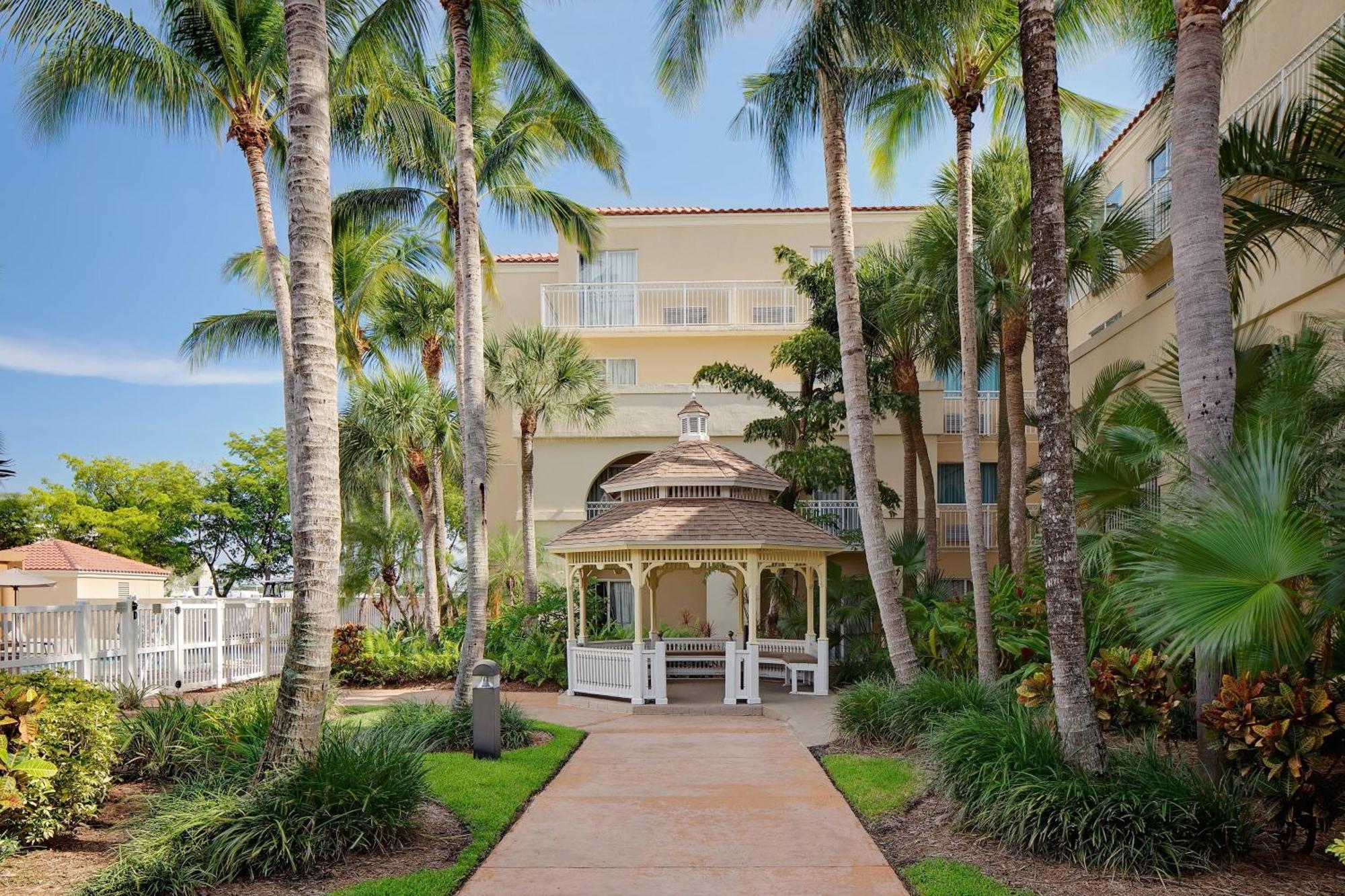 Courtyard By Marriott Fort Lauderdale North/Cypress Creek Экстерьер фото