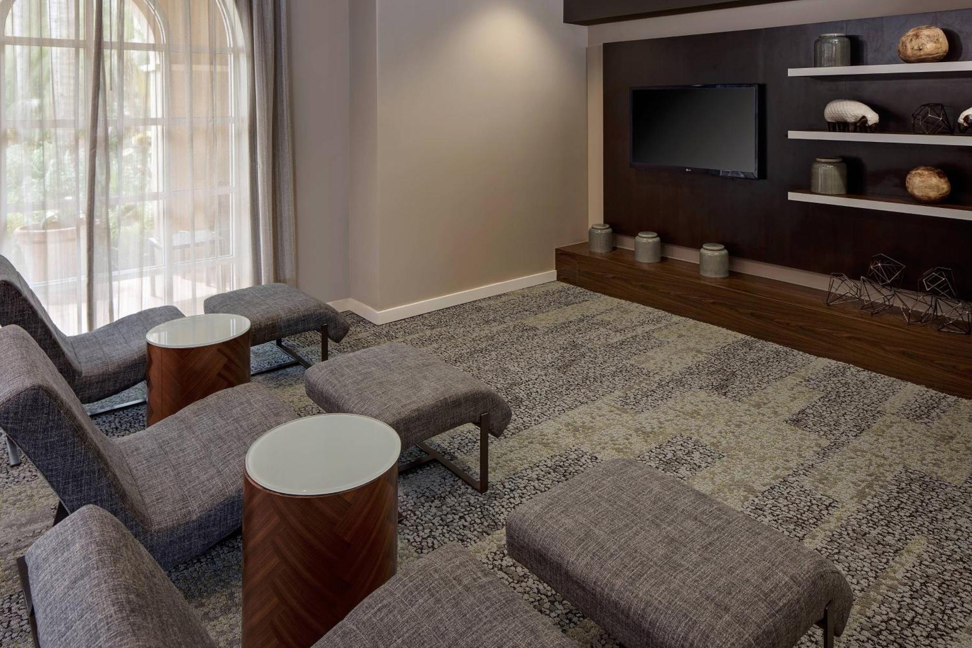 Courtyard By Marriott Fort Lauderdale North/Cypress Creek Экстерьер фото