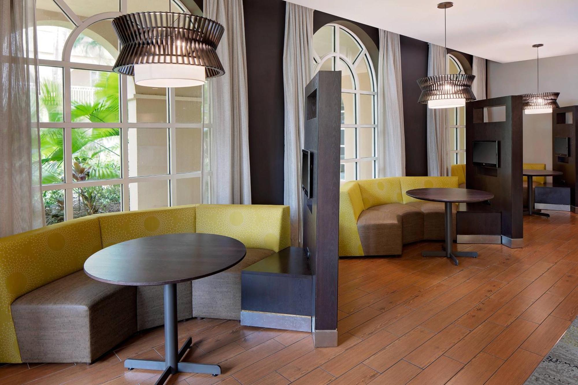 Courtyard By Marriott Fort Lauderdale North/Cypress Creek Экстерьер фото