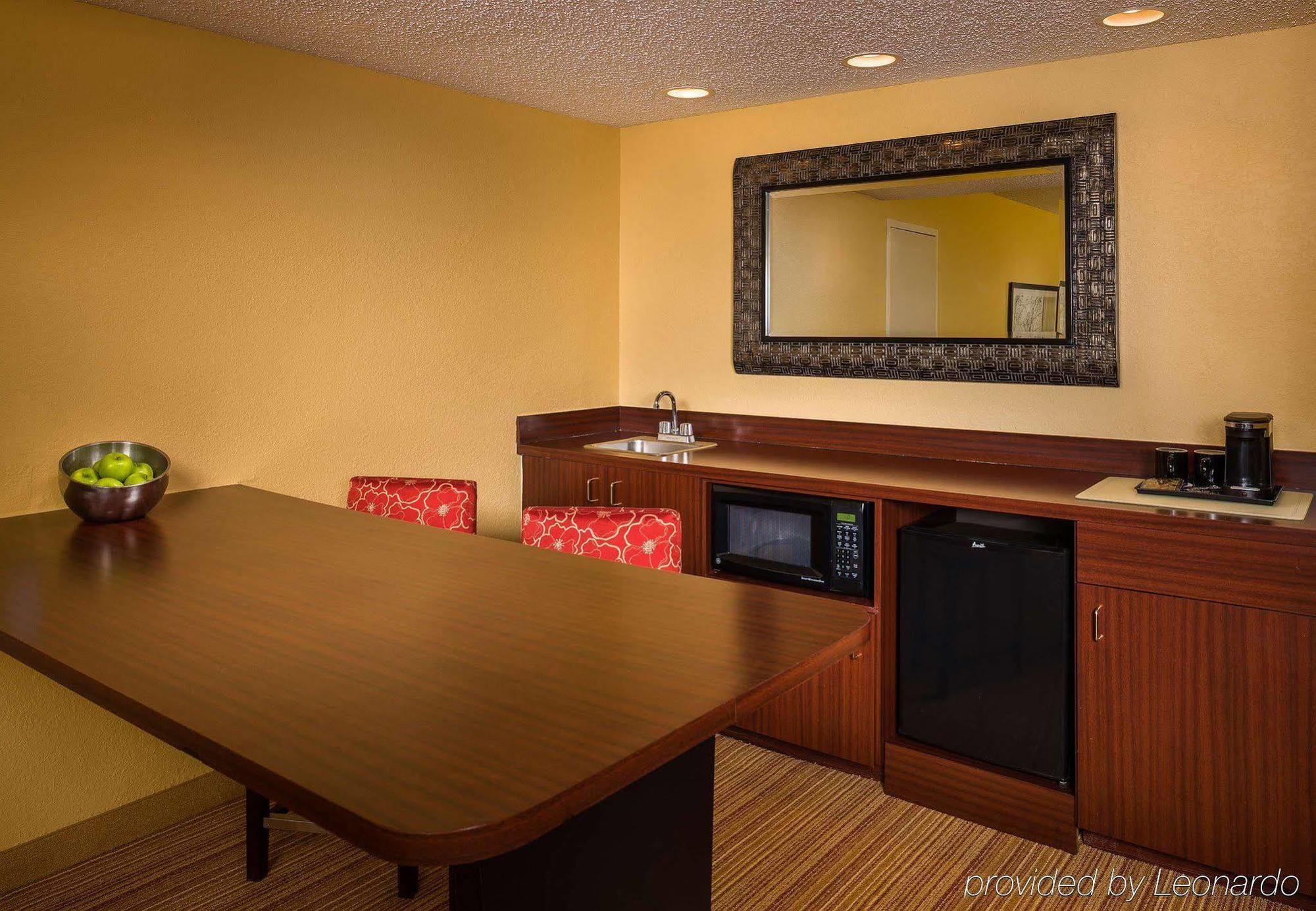 Courtyard By Marriott Fort Lauderdale North/Cypress Creek Экстерьер фото